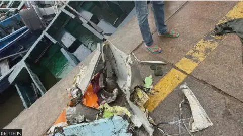 Nigeria Mourns 32 Killed as Military Plane Crashes into Swamp