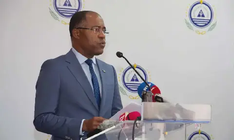 Governo de Cabo Verde quer reforçar protecção contra subida dos combustíveis