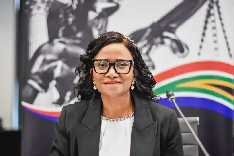 Regter Mmathebe Violet Phatshoane, adjunk-regter-president van die Noord-Kaap, is deur die Regterlike Dienskommissie aanbeveel om in die appèlhof te dien.