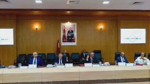 احتجاجات تفضح المستور: دعم شهري “مجهول” بمجلس جهة الداخلة يثير صدمة وتساؤلات الساكنة