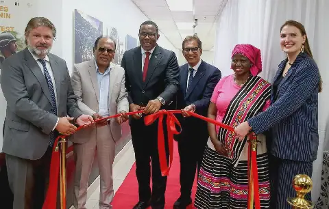 Dr Iqbal Survé launches international press photo exhibition in Durban