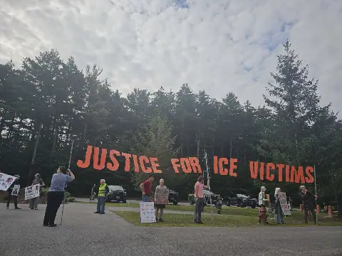Des militants ciblent un centre d'espionnage de l'ICE au Vermont