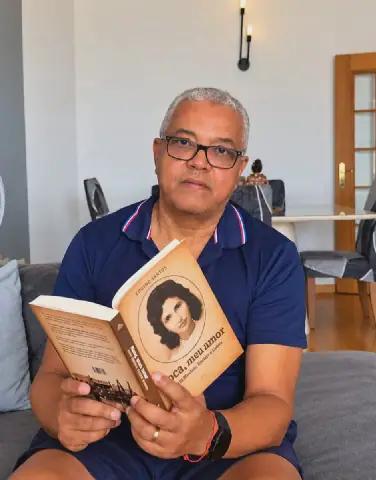Novo romance de Eduíno Santos é apresentado em Mindelo