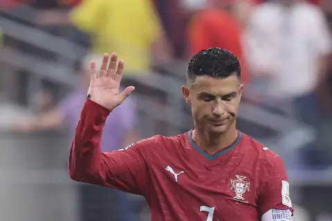 Ronaldo opens door for Portugal return, apologises for walkout