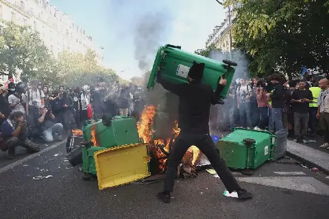 France's Student Protests Expose Growing Financial Pressures