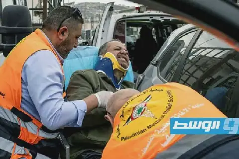مستوطنون إسرائيليون يعتدون بالضرب على مصوّر لـ«فرانس برس» في الضفة الغربية