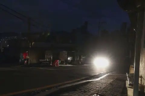 US agency to rewrite rules to address vehicle headlight glare
