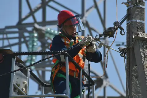 Lighting Africa: Private Investment, Reliable Grids, Affordable Power for All