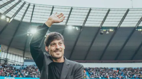Ex-Manchester City midfielder David Silva returns to football at 40