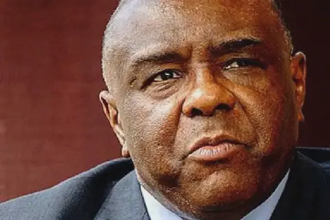 BOUFFEUR DES PYGMÉES : JEAN-PIERRE BEMBA IMPORTE UNE MACHINE DE CONSTRUCTION DES RAILS DE 1 KM PAR JOUR, DONC 365 KM PAR AN !