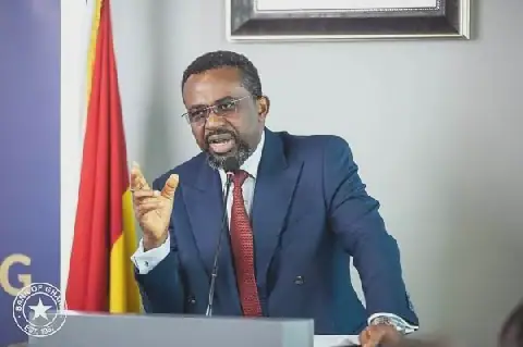 BoG Warns Against Repairing Damaged Cedi Banknotes