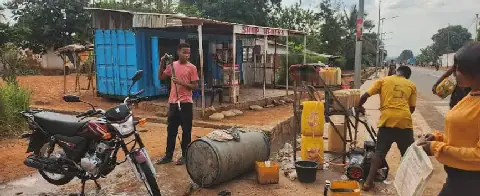 Youth in Kasaï Oriental Embrace Car-Wash Phenomenon, But Concerns Rise