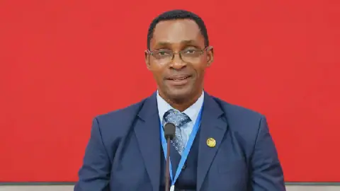 Gabon/UOB : le Pr Mathurin Ovono Ébè plaide pour une grande école des langues, étendard d’un enseignement supérieur décloisonné
