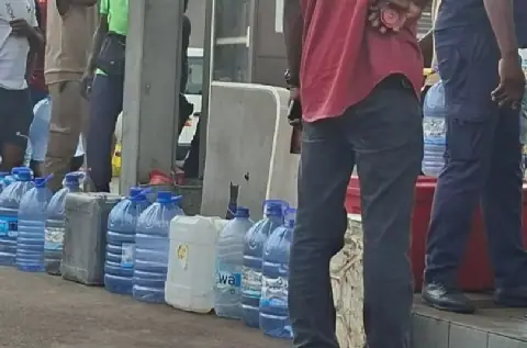 Gabon : interdiction de servir des produits pétroliers dans des récipients alimentaires