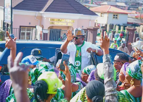 Ajadi purchases 1,000 tickets for Shooting Stars fans