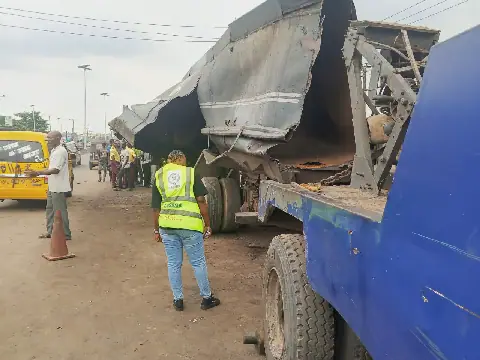LASEMA clears 2 truck incidents, restores traffic flow in Lagos
