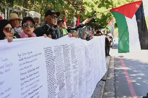 Silent protest in Cape Town honours Palestinian children killed since October 7, 2023