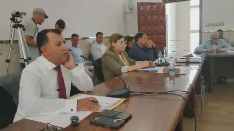 مجلس جماعة تازة يصادق بالاجماع على 9 نقط في دورة أكتوبر …ونقاش مشاريع البنية التحتية يفجر الجلسة