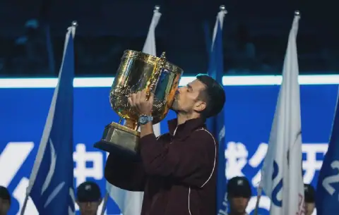 Djokovic Wins 102nd Career Title in Beijing, Moves Within One of Federer's Record