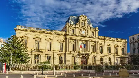 France Introduces New Measures to Simplify Residence Permits for International Students