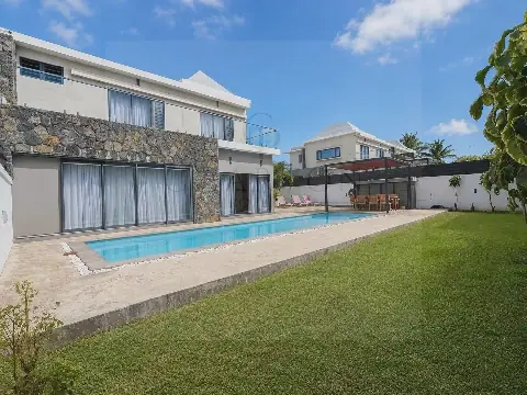 Elegant Townhouse in Grand Baie, Mauritius, for Rent at Rs 125,000