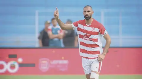 Tunisian Footballer Yassine Meriah Retires with Integrity