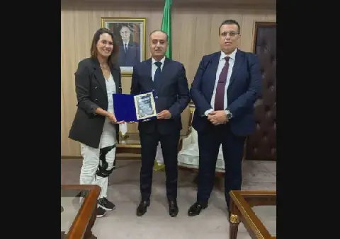 Algerian Sports Minister Welcomes Wheelchair Tennis Champion Iman Toubal