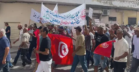 Employees of Tunisian Environment and Gardening Company Protest in Gabes