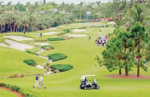 Trump Plans to Convert Golf Club into Presidential Retreat