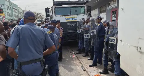 Hundreds of Asylum Seekers Turned Away at Durban Home Affairs