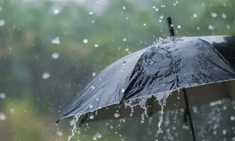 Cabo Verde Weather Alert: Moderate Rain and Strong Winds Expected