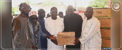 La mairie de Tambacounda offre des fournitures scolaires à une cinquantaine d'établissements