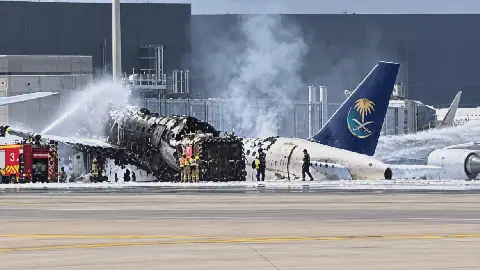 Houthi Missile Attack Damages Saudi Arabian Airlines Aircraft at Riyadh Airport