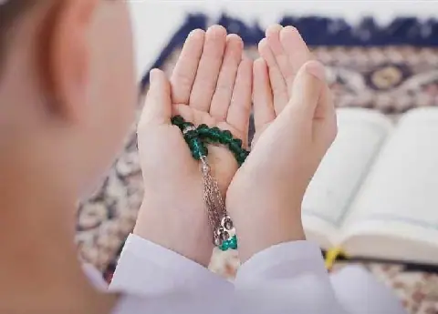 Egypt Muslims Mark Friday with Dhikr and Quran Recitation