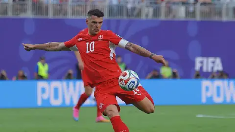 Le capitaine suisse Granit Xhaka écope d’une amende pour faux certificats Covid