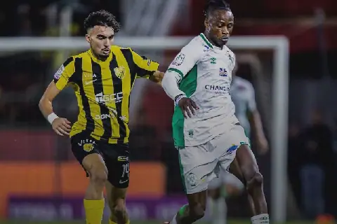 Ten-Man Raja Hold MAS Fes to Goalless Draw in Meknes