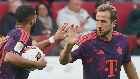 Harry Kane's two assists not enough as Bayern Munich held by Augsburg