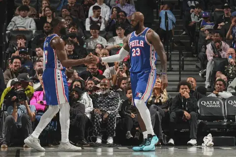 LeBron shines in pre-season debut for re-tooled 76ers