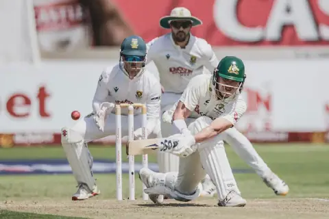 Renshaw ends long wait to put Australia on top in first SA Test