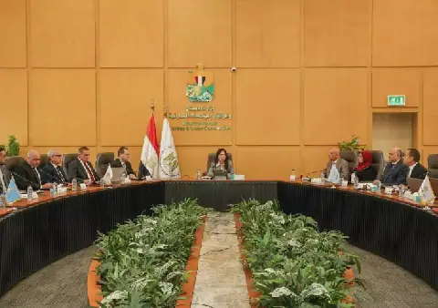اجتماع المهندسة راندة المنشاوي لمتابعة مستجدات موقف ملف توفيق أوضاع الأراضي في المدن الجديدة