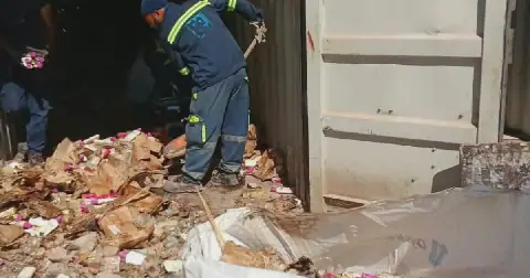 Algerian Port of Mostaganem Cleans Up Abandoned Goods