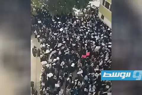 تظاهرات المعلمين تتجدد بعد ساعات من تحذيرات أمنية من استمرار الإضراب (فيديو)