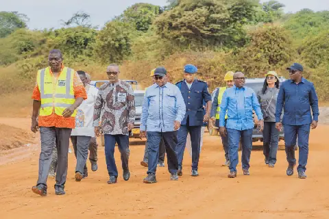 Gabon/Infrastructure : le ministre des Travaux publics en mission de terrain à Port-Gentil