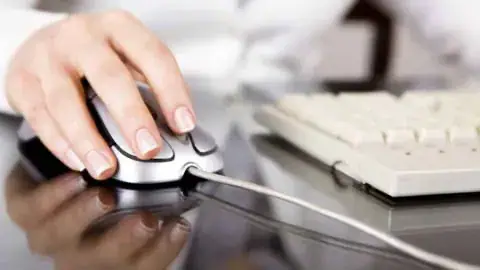 Mouse movements can reveal online identity