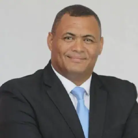 Dr Sebastian Petersen