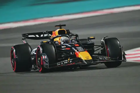 Resurgent Verstappen wins Singapore Grand Prix for first time