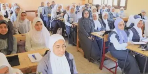 Egyptian Ministry Details Procedures for Secondary School Students to Receive Tablets