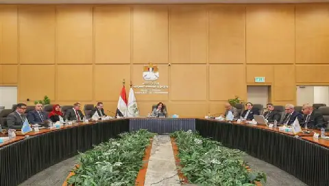 Egyptian Housing Minister Leads New Urban Communities Authority Meeting