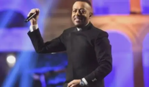 Tamer Ashour Electrifies Qasr Al-Qubba with Hit Songs