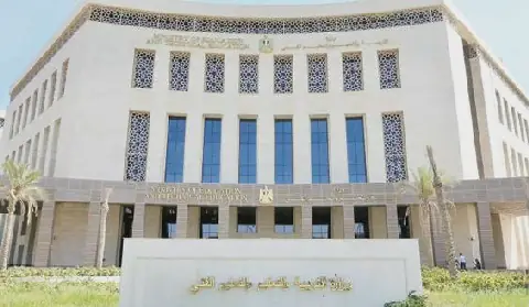 Egypt's Ministry of Education Announces Tablet Distribution for Secondary School Students